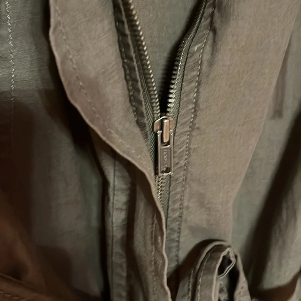 Ann Taylor olive green jacket.  Women’s Size 12 - Picture 7 of 7